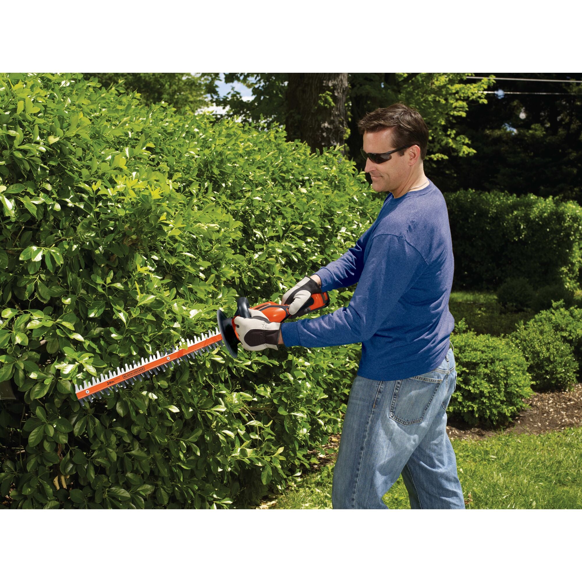 40V MAX* Cordless 24 Inch Hedge Trimmer. Battery and Charger Included - Image 2